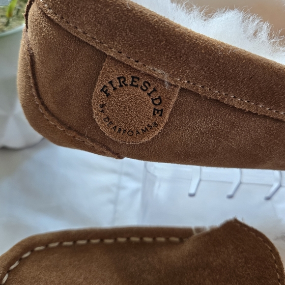 Fireside By Dearfoams Women's Mel Genuine Shearling Moccasin Slipper Size 7 - Picture 2 of 5